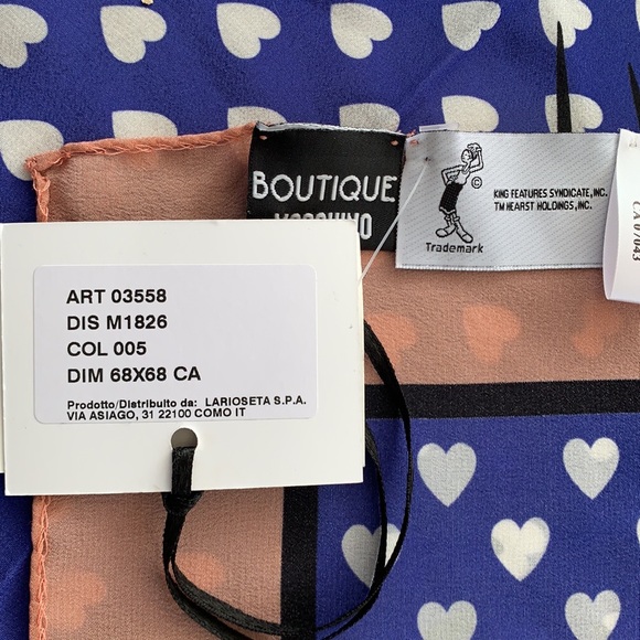 ❤️🔥❤️🔥Moschino Boutique silk scarf ❤️🔥❤️🔥 - Picture 7 of 8